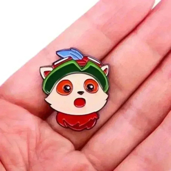 League of Legends Teemo Surprised Enamel Pin – Cute Gamer Collectible - Picture 3 of 5